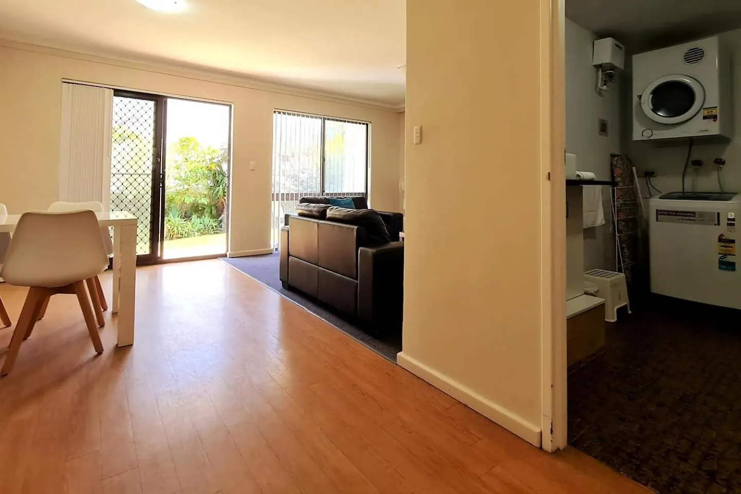 פרת'' West Beach Lagoon 202 - Quiet & Ground Floor! דירה